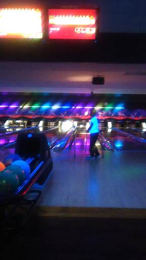 Bowling Alley «AMF Rose Bowl Lanes», reviews and photos, 28001 Groesbeck Hwy, Roseville, MI 48066, USA