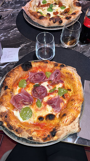 Cartapaglia Pizza & Gin in Desenzano del Garda, Provincia di Brescia