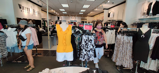 Shopping Mall «Williamsburg Premium Outlets», reviews and photos, 5715 Richmond Rd, Williamsburg, VA 23188, USA