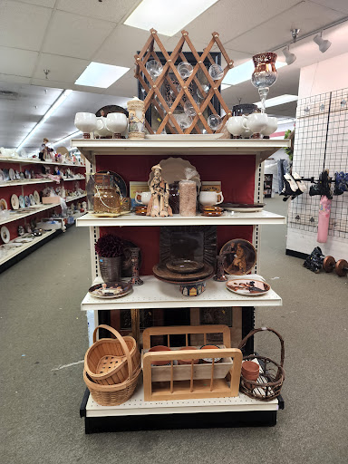 Thrift Store «The Salvation Army Family Store & Donation Center», reviews and photos
