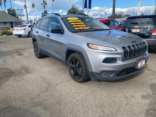 Used Car Dealer «Hernandez Auto Sales», reviews and photos, 619 N Anaheim Blvd, Anaheim, CA 92805, USA