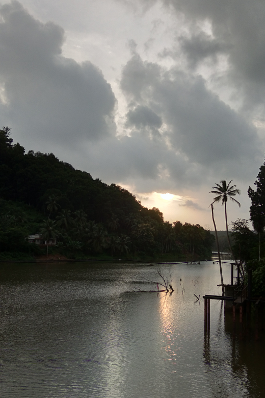 മണക്കയം കുളിക്കടവ്