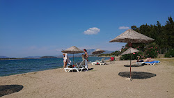 Istur beach'in fotoğrafı geniş bir kıyı şeridi ile birlikte