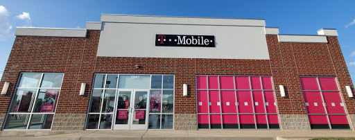 Cell Phone Store «T-Mobile», reviews and photos, 2941 Veterans Memorial Pkwy, St Charles, MO 63303, USA