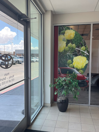 Used Car Dealer «FOX Toyota of El Paso», reviews and photos, 11165 Gateway Blvd W, El Paso, TX 79935, USA
