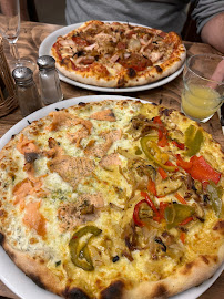 Plats et boissons du Pizzeria Pizza u.révolâ à Sallanches - n°2