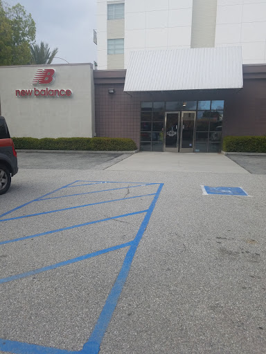 Shoe Store «New Balance», reviews and photos, 270 S Arroyo Pkwy, Pasadena, CA 91105, USA
