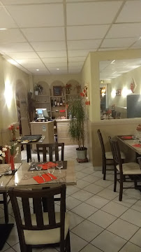Atmosphère du Restaurant LA DURANCETTE à Sénas - n°12