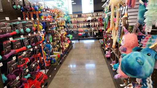 Pet Supply Store «Petco Animal Supplies», reviews and photos, 18200 NW Evergreen Pkwy, Beaverton, OR 97006, USA