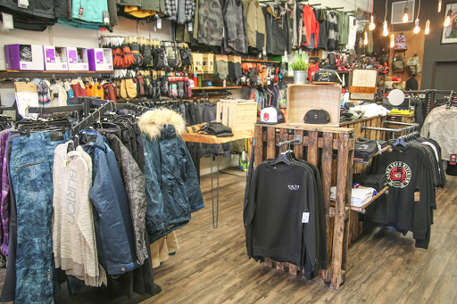 Snowboard Shop «The Vault - Snowboards & Skateboards», reviews and photos, 227 G St, Davis, CA 95616, USA