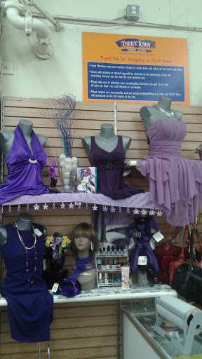 Thrift Store «Thrift Town», reviews and photos, 3645 San Pablo Dam Rd, El Sobrante, CA 94803, USA