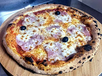 Plats et boissons du Pizzeria Distributeur pizza delice f2r à Saint-Maxire - n°3