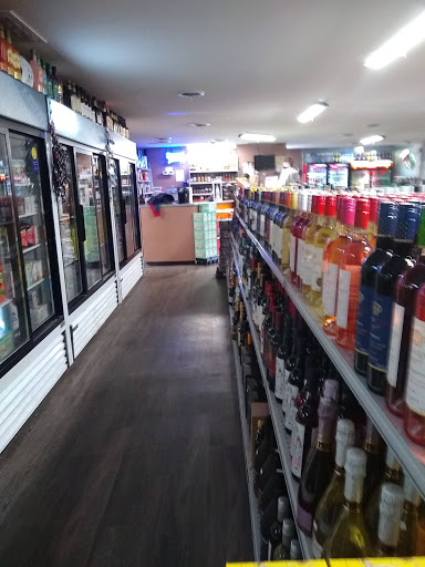 Liquor Store «Parkway Liquor Store», reviews and photos, 288 Parkway, Gatlinburg, TN 37738, USA