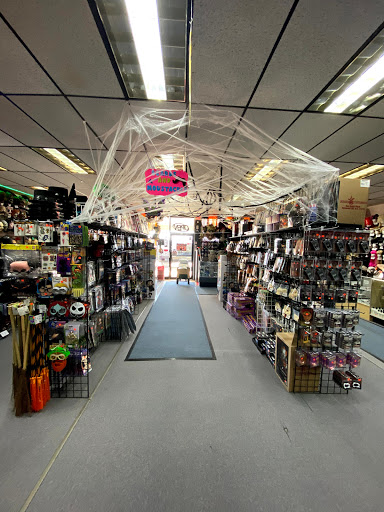 Screamers Costumes Halloween Horror Superstore OPEN ALL YEAR! Its Halloween Everyday at SCREAMERS 🎃
