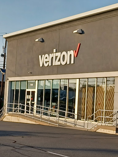 Cell Phone Store «Verizon», reviews and photos, 7000 Hadley Rd, South Plainfield, NJ 07080, USA