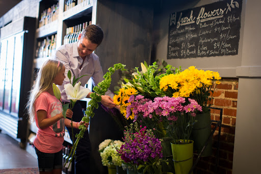 Wine Bar «The Carriage Wine and Market», reviews and photos, 121 E Mobile St, Florence, AL 35630, USA