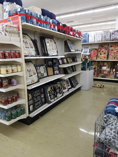 Discount Store «Kmart», reviews and photos, 2660 Hylan Blvd, Staten Island, NY 10306, USA