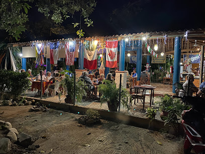Restaurante Las Adelitas - Paseo de La Bahía 54, Playa las Gatas, Colonia, Playa la Ropa, 40895 Zihuatanejo, Gro., Mexico