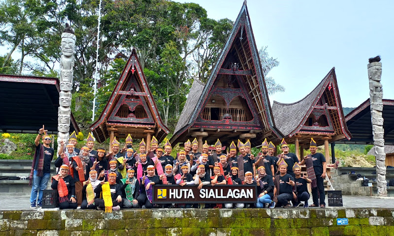 Aulia Tour Travel Medan - Paket Wisata Danau Toba