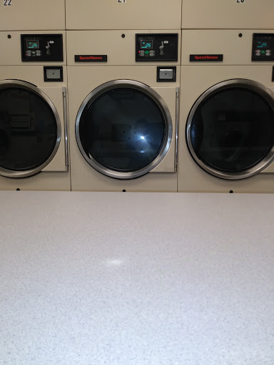 Laundromat «Sparkling Waters Laundromat», reviews and photos, 103 N Market St, Elizabethtown, PA 17022, USA