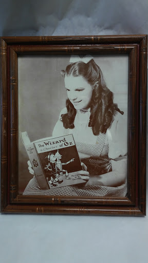 Consignment Shop «Riverbend Resale Shop», reviews and photos, 799 N Old St Louis Rd, Wood River, IL 62095, USA