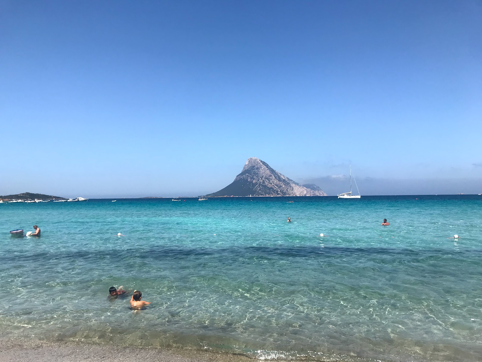 Foto van Fuile 'e Mare Strand met turquoise puur water oppervlakte