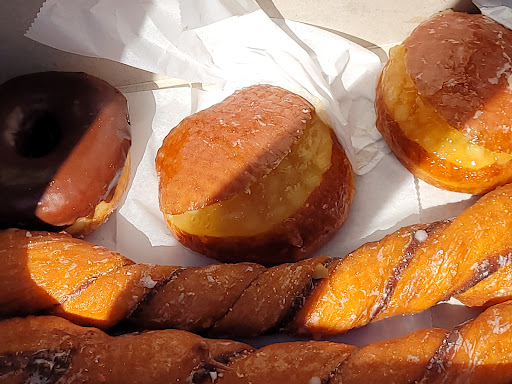 Donut Shop «The Donut Man», reviews and photos, 915 E Rte 66, Glendora, CA 91740, USA