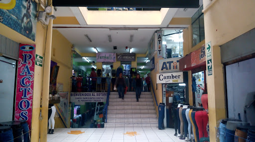 Pactos Jeans Perú