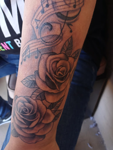 Tattoo Shop «Calaveras Tattoo», reviews and photos, 20991 Mission Blvd, Hayward, CA 94541, USA