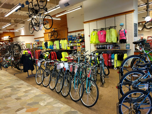 Clothing Store «L.L. Bean», reviews and photos, 6 Wayside Rd, Burlington, MA 01803, USA