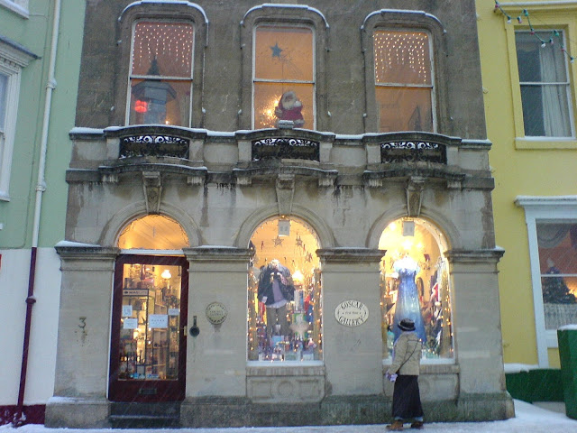 County clothes / Tenby vape shop