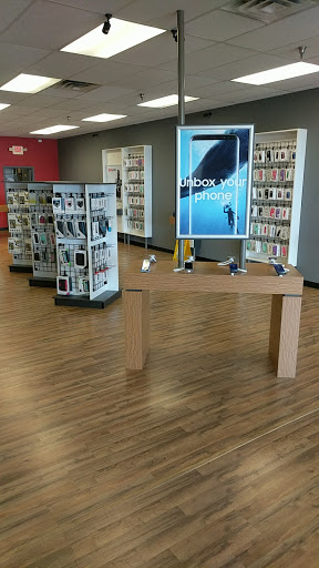Cell Phone Store «Verizon Authorized Retailer, TCC», reviews and photos, 2032 County Line Rd, Huntingdon Valley, PA 19006, USA