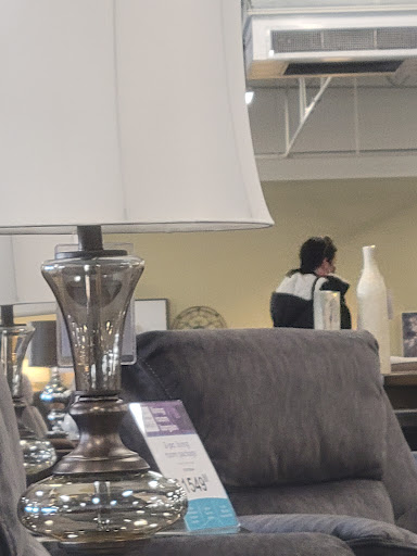 Furniture Store «Raymour & Flanigan Furniture and Mattress Store», reviews and photos, 50 Hale Rd, Manchester, CT 06040, USA