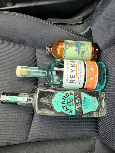 Liquor Store «11th Avenue Liquor», reviews and photos, 1040 SE Hawthorne Blvd, Portland, OR 97214, USA