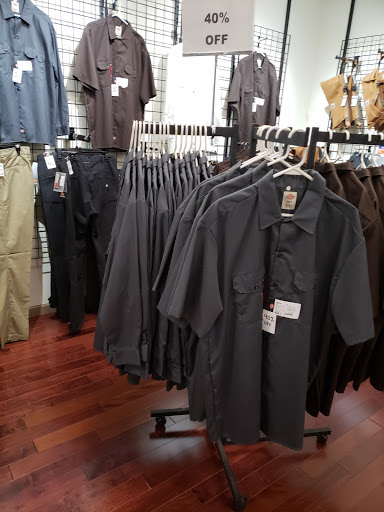 Clothing Store «I Goldberg Army & Navy», reviews and photos, 1300 Chestnut St, Philadelphia, PA 19107, USA