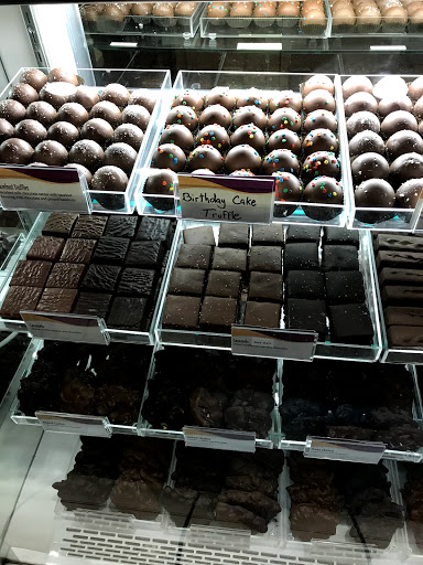 Ice Cream Shop «Cold Stone Creamery», reviews and photos, 2337 Sir Barton Way # 110, Lexington, KY 40509, USA