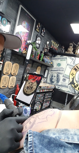 Explore ring tattoo cover up ideas, creative tattoo ideas in Miami, available at INKAHOLIK TATTOOS