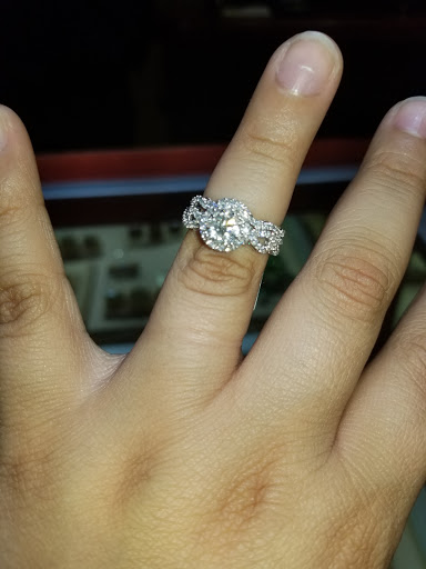 Jewelry Store «Benchmark Jewelers - Town East Mall», reviews and photos, 1162 Town East Mall, Mesquite, TX 75150, USA