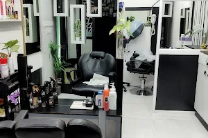 Aroma Hair Dress And Beauty Parlour image