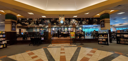 Book Store «Barnes & Noble», reviews and photos, 765 NJ-17, Paramus, NJ 07652, USA
