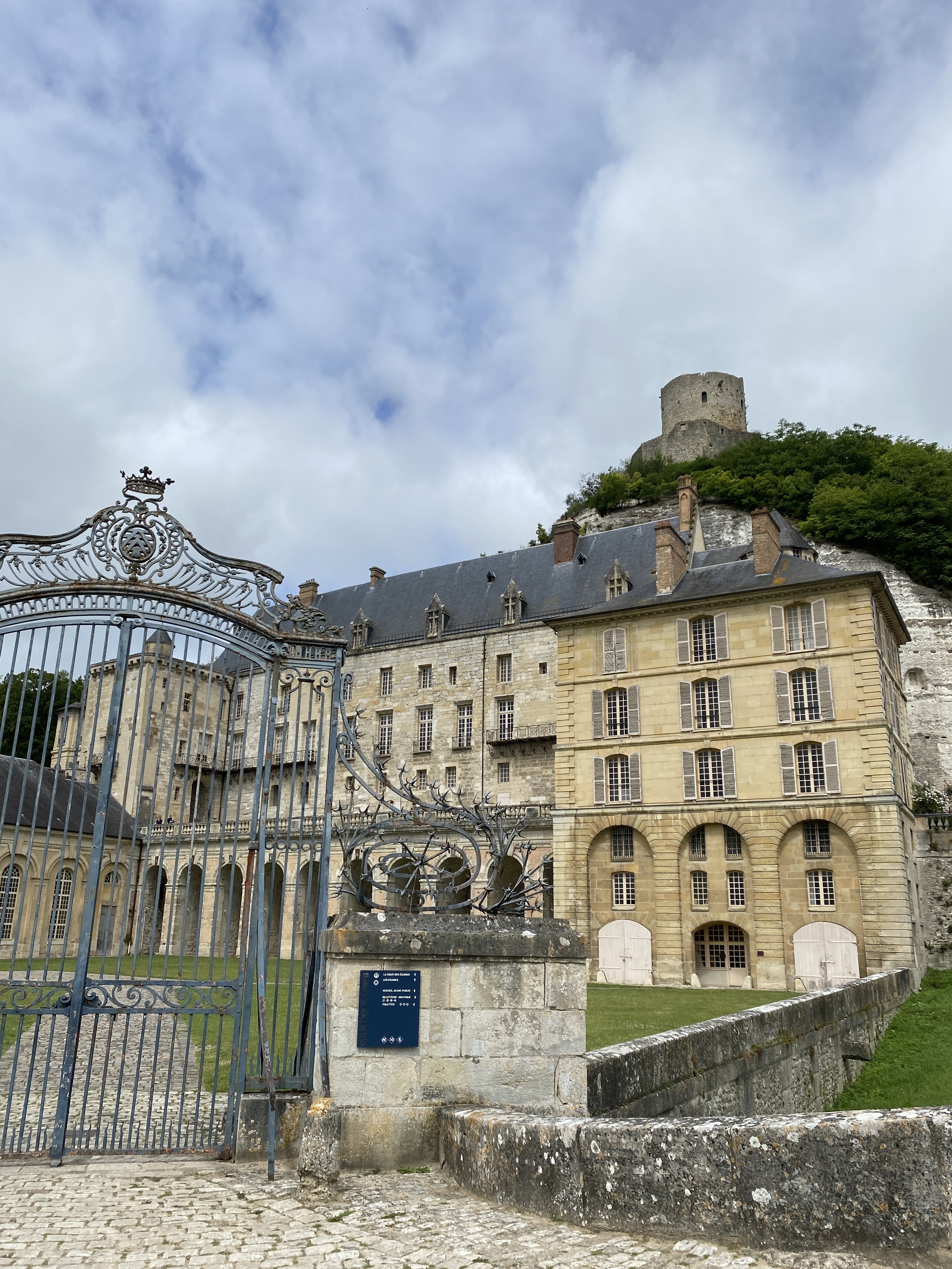 Photo n° 19 de l'avis de Taimuraz. fait le 27/05/2022 à 11:34