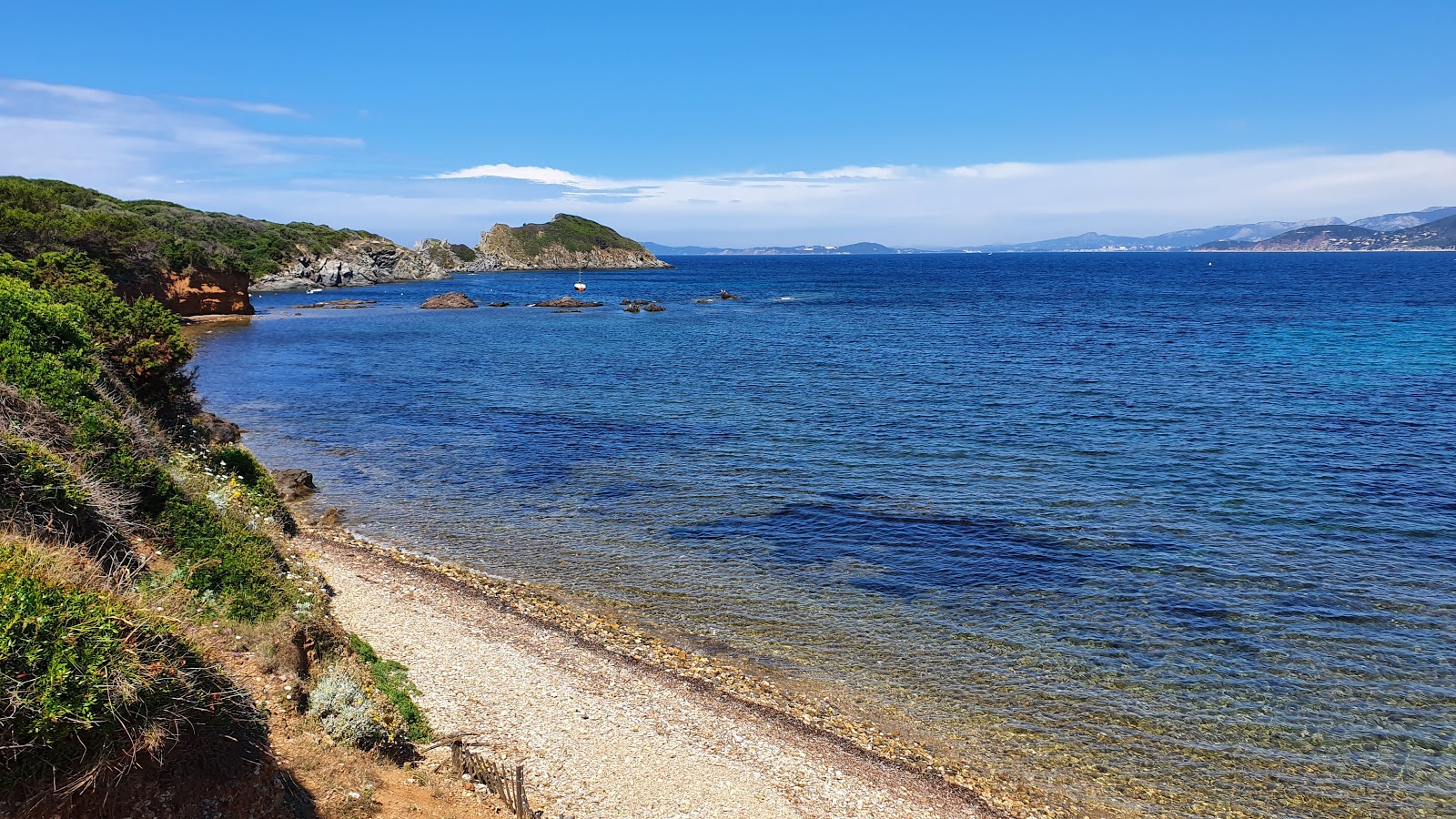 Foto von Plage de la Madrague wilde gegend