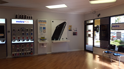 Cell Phone Store «MetroPCS Authorized Dealer», reviews and photos, 3386 Tampa Rd, Palm Harbor, FL 34684, USA