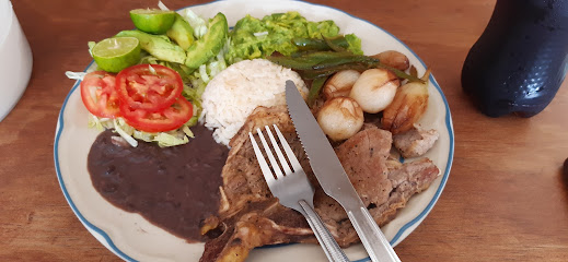 Restaurant CHAVEZ HRS - Carr. Federal Tehuacán - Puebla 749, Lonetlán, 75493 Tecamachalco, Pue., Mexico