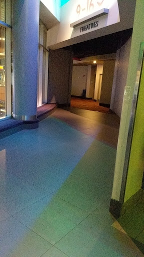 Movie Theater «ShowPlace ICON Theatres at Roosevelt Collection with ICON•X - Chicago», reviews and photos, 1011 S Delano Ct, Chicago, IL 60605, USA