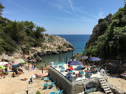 Cala dell'Acquaviva'in fotoğrafı biraz temiz temizlik seviyesi ile