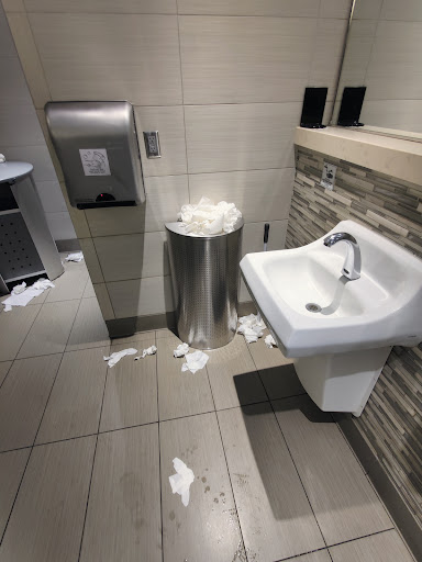 Restaurant «Main Event Entertainment», reviews and photos, 10700 Davis Dr, Alpharetta, GA 30009, USA