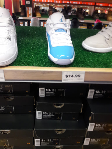 Shoe Store «WSS», reviews and photos, 104 W Foothill Blvd, Rialto, CA 92376, USA