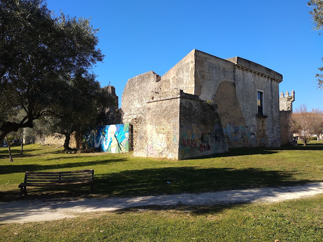 Comentários e avaliações sobre o Galeria Municipal do Castelo de Pirescouxe