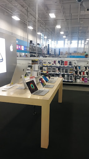 Electronics Store «Best Buy», reviews and photos, 2401 N Mayfair Rd, Wauwatosa, WI 53226, USA